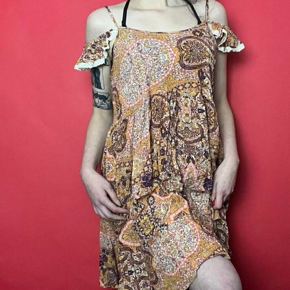 Grace lace / pale orange cottage core midi dress 🧡🤍